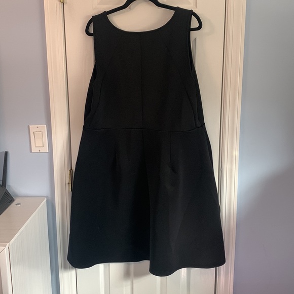 We call this “Spring black” - Picture 3 of 4